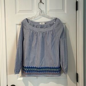 EUC size Small Vineyard Vines blue & white striped top with bottom details
